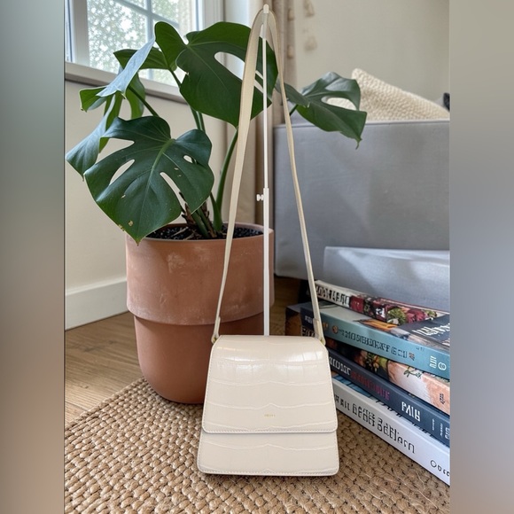 JW Pei Croc Embossed Mini Shoulder Bag Cream Vegan Leather Gold Hardware - Picture 3 of 13